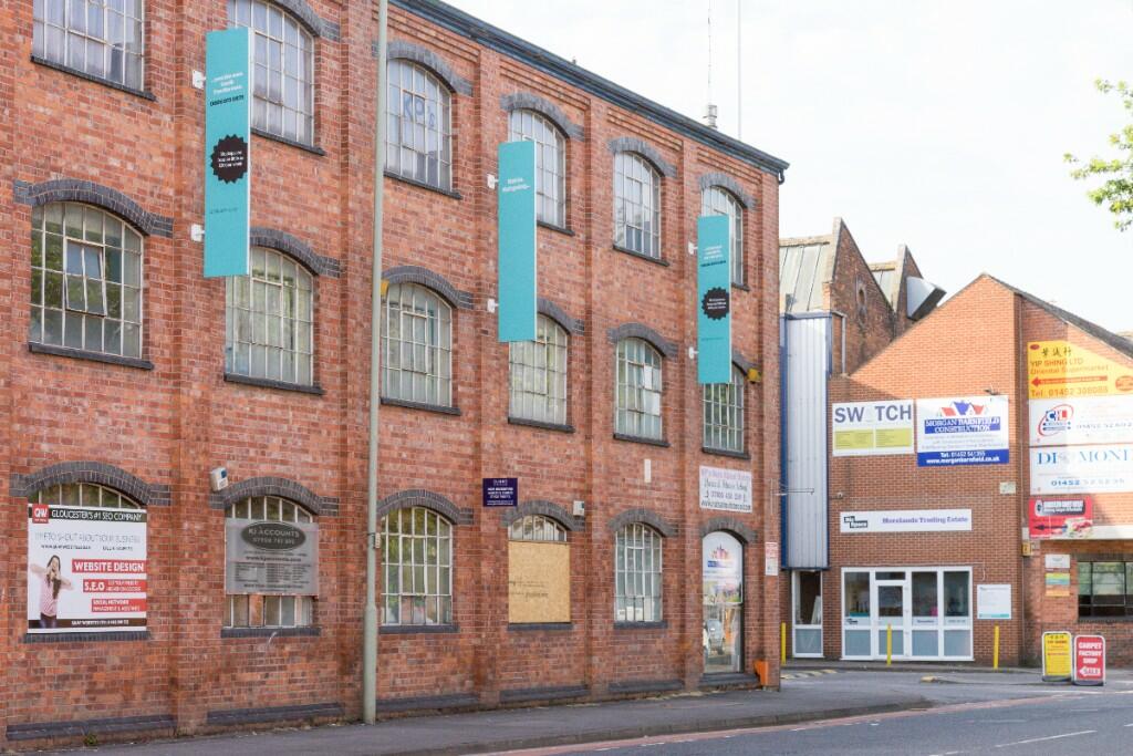 Light industrial facility to lease in Morelands Trading Estate, Bristol