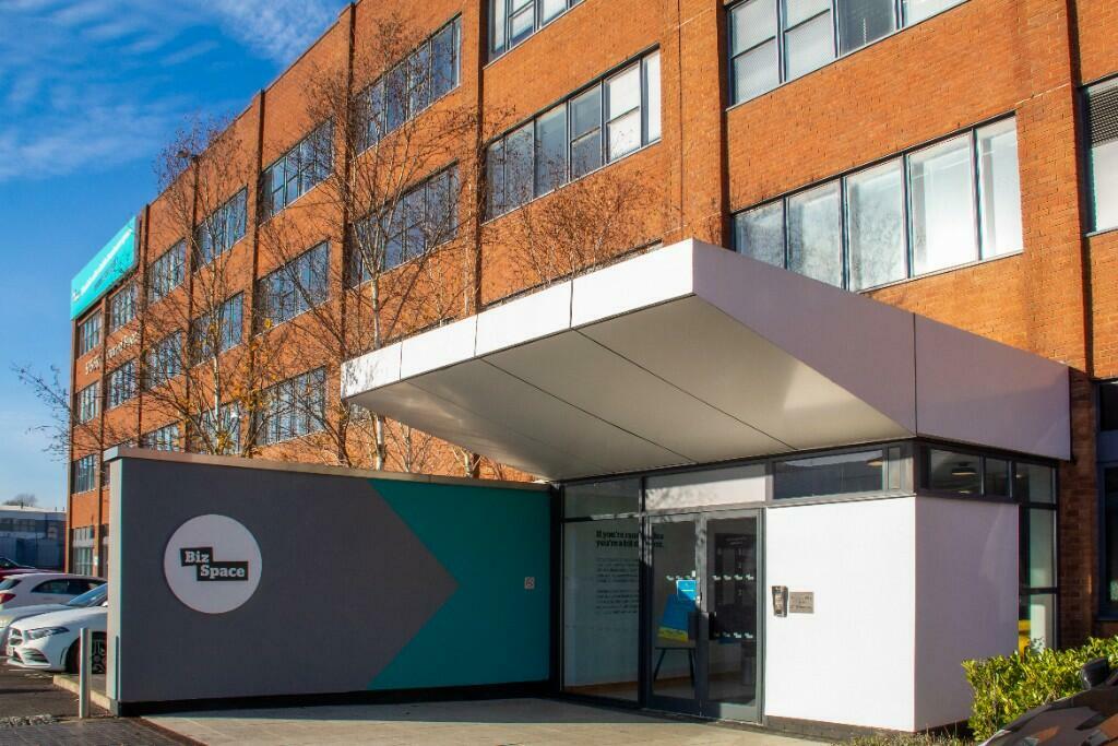 Office to lease in iMex Centre, Maxted Road, Hemel Hempstead, Hertfordshire, HP2