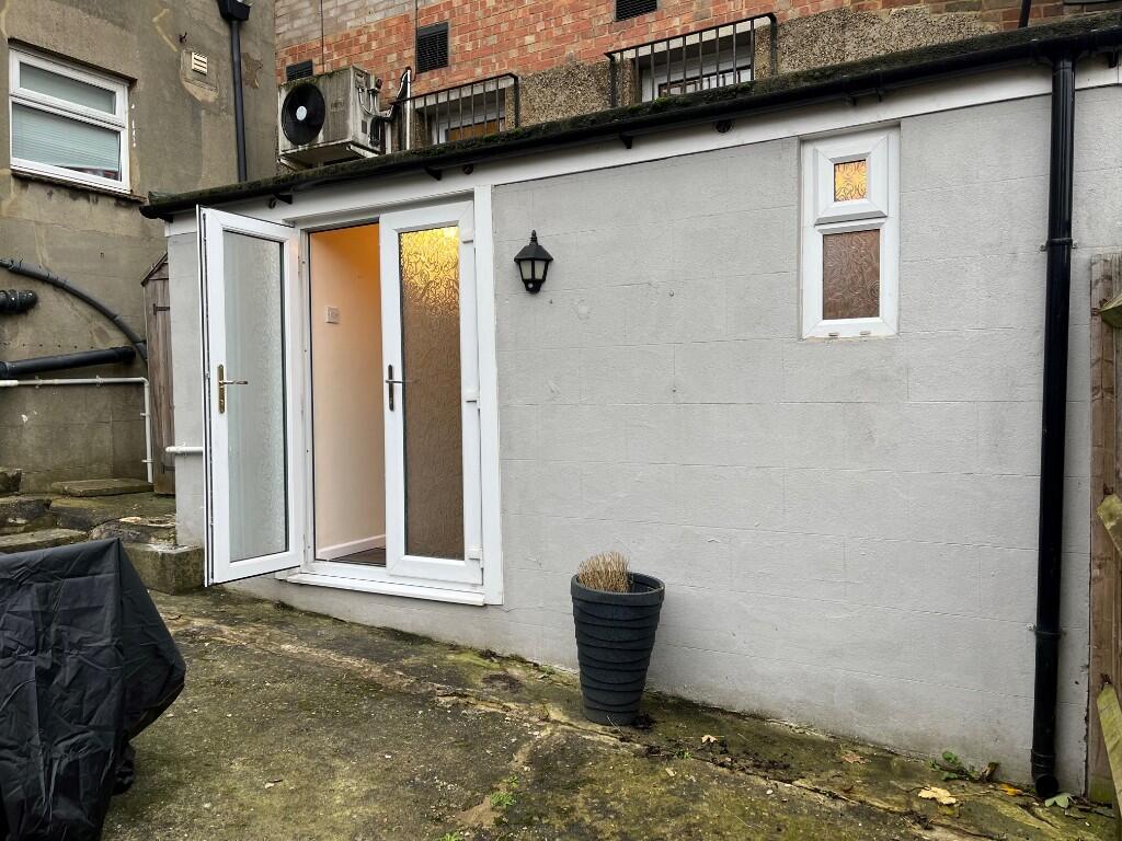 Main image of property: 102b Palmerston Road, Chatham, Kent, ME4