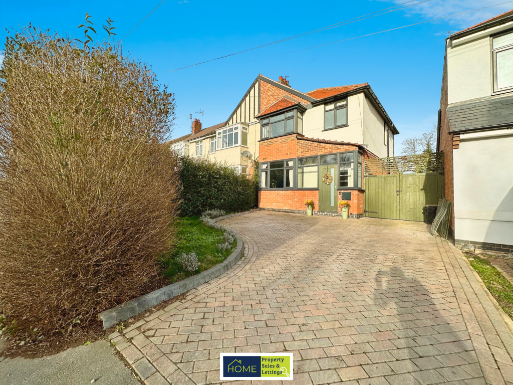 4 bedroom semidetached house for sale in Little Glen Road, Glen Parva, Leicester, LE2