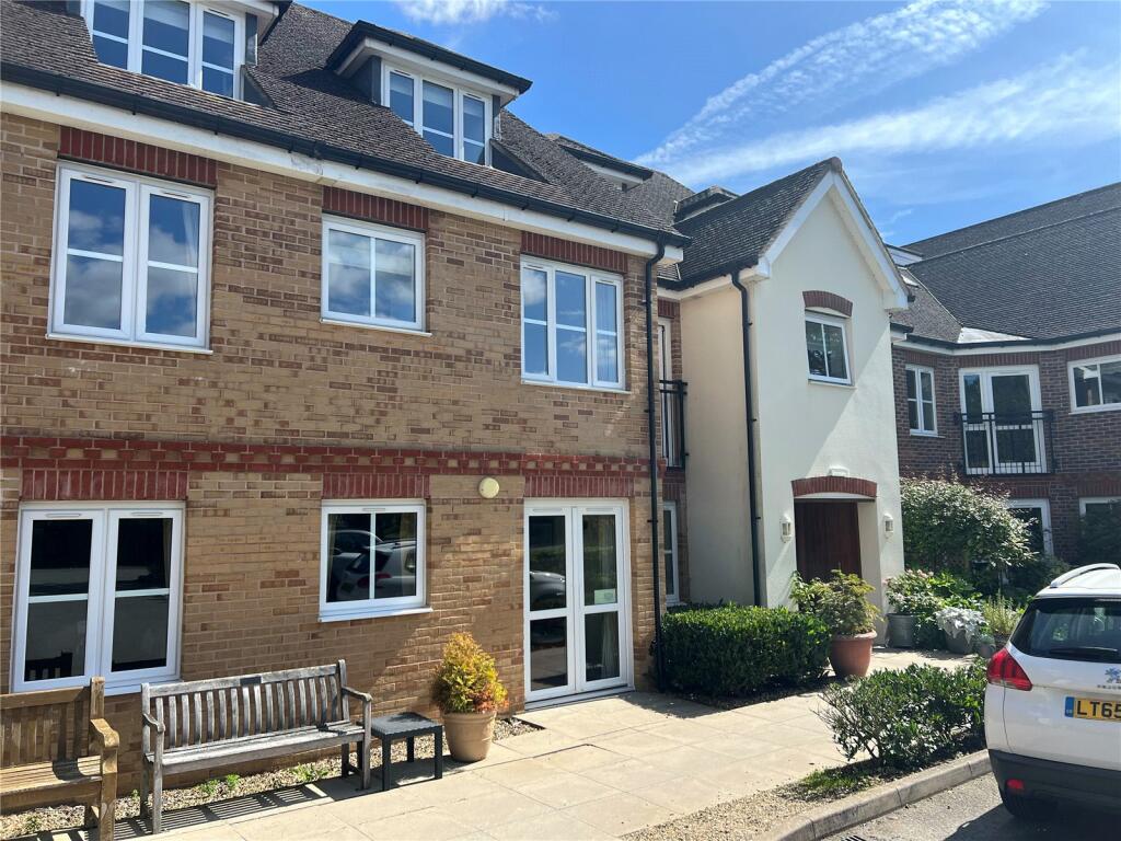 Buckingham Road, Brackley, NN13