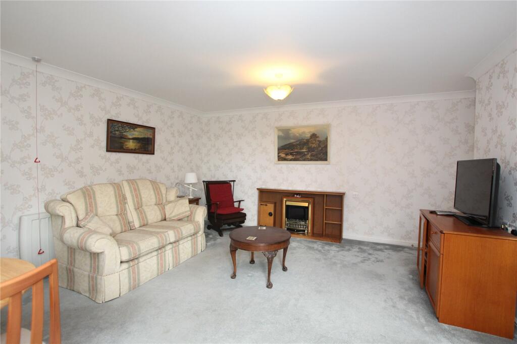 Buckingham Road, Brackley, NN13