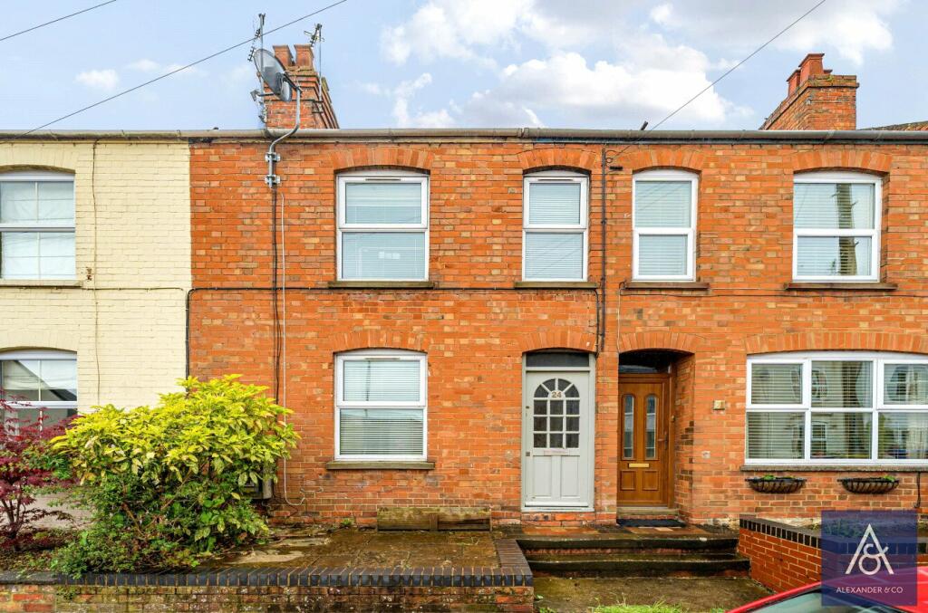 3 bedroom terraced house for sale in Halse Road, Brackley, NN13