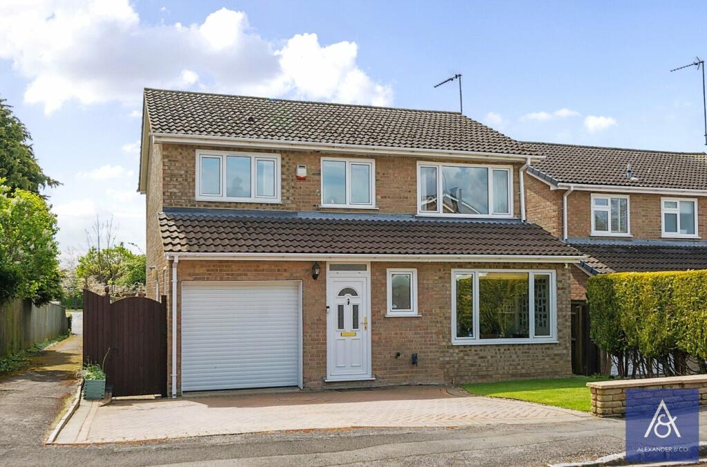 4 bedroom detached house for sale in Hadrians Gate, Brackley, West