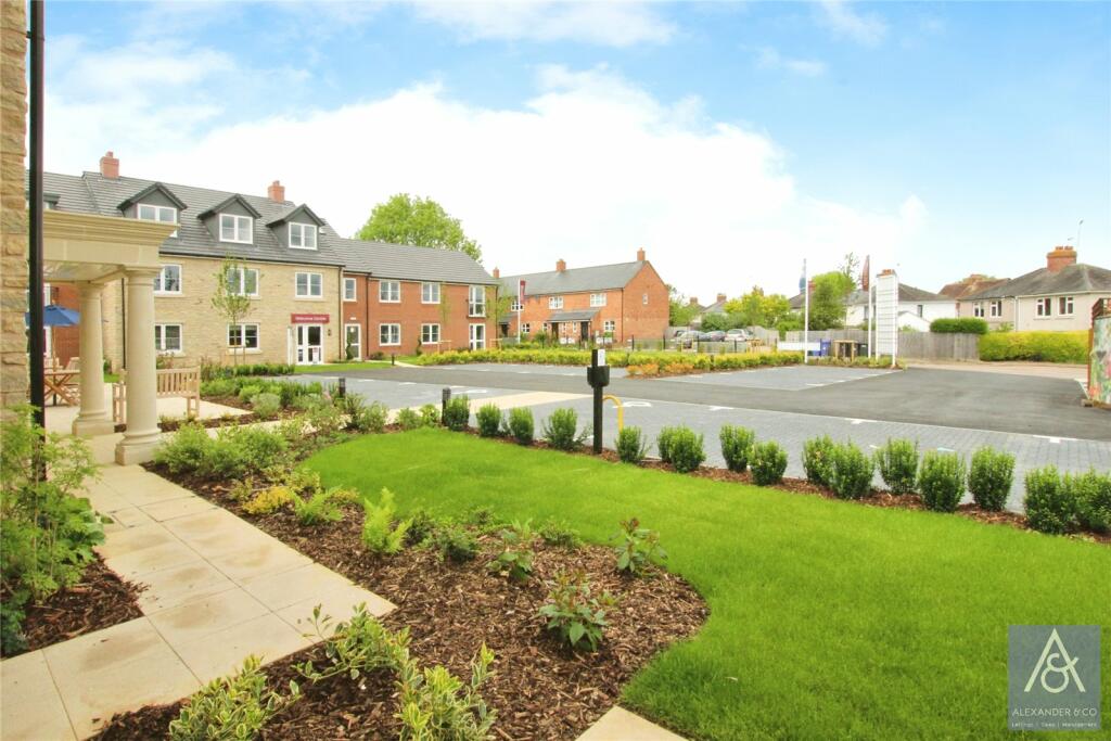 2 bedroom apartment for sale in Halse Road, Brackley, Northamptonshire