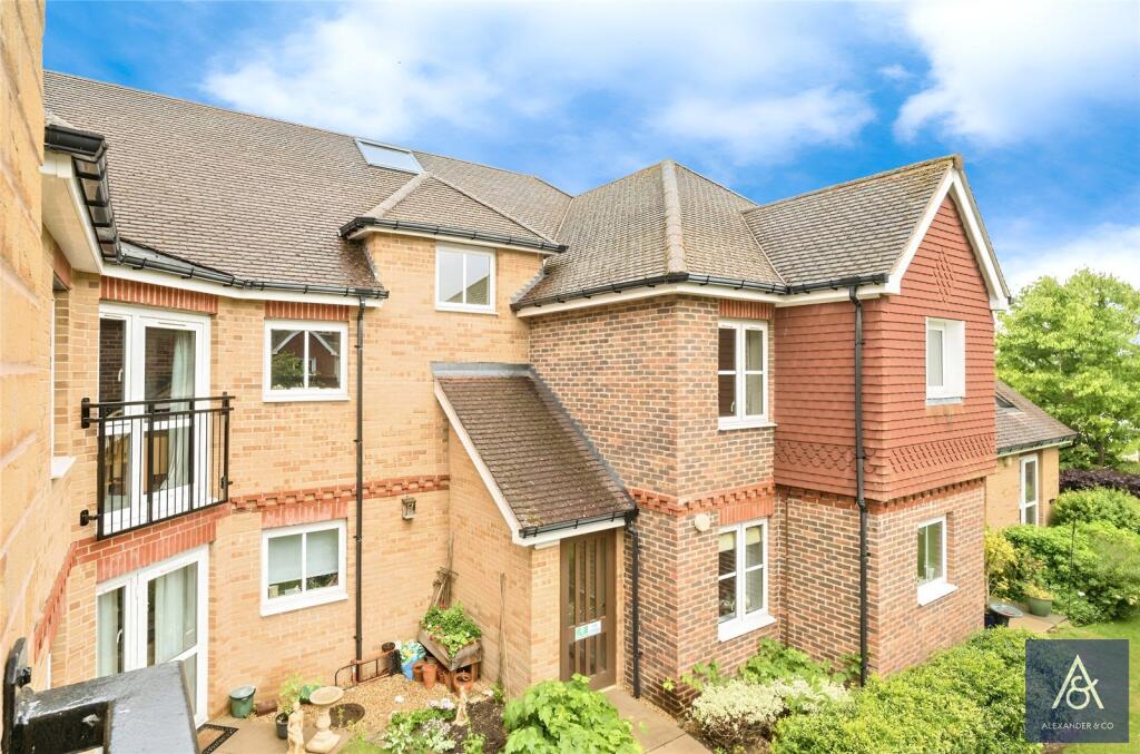 Main image of property: Buckingham Road, Brackley, Northamptonshire