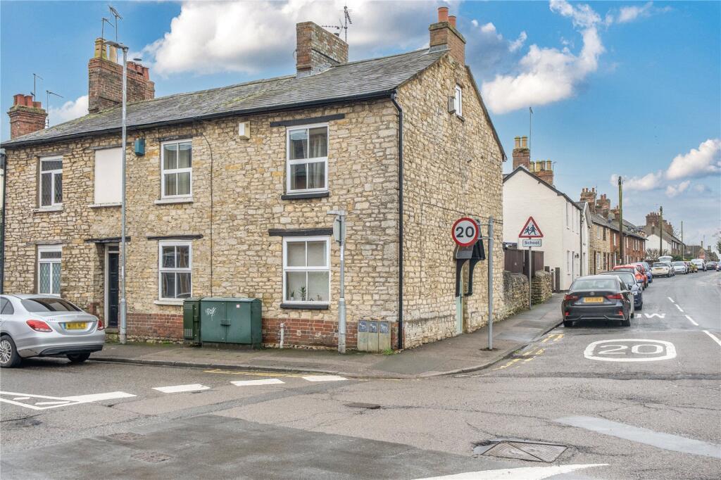 Main image of property: Manor Road, Brackley, Northamptonshire
