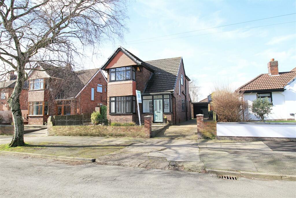3 bedroom detached house for sale in Foxhall Road, Denton, Manchester, M34