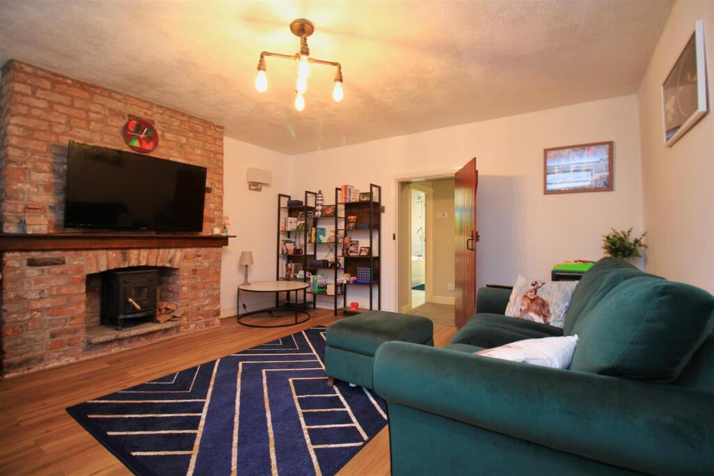 Main image of property: Stockport Road, Hyde