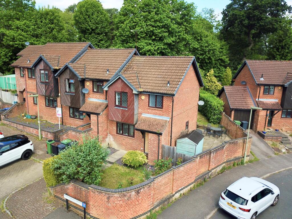 2 bedroom end of terrace house for sale in Horsebrass Drive, Bagshot