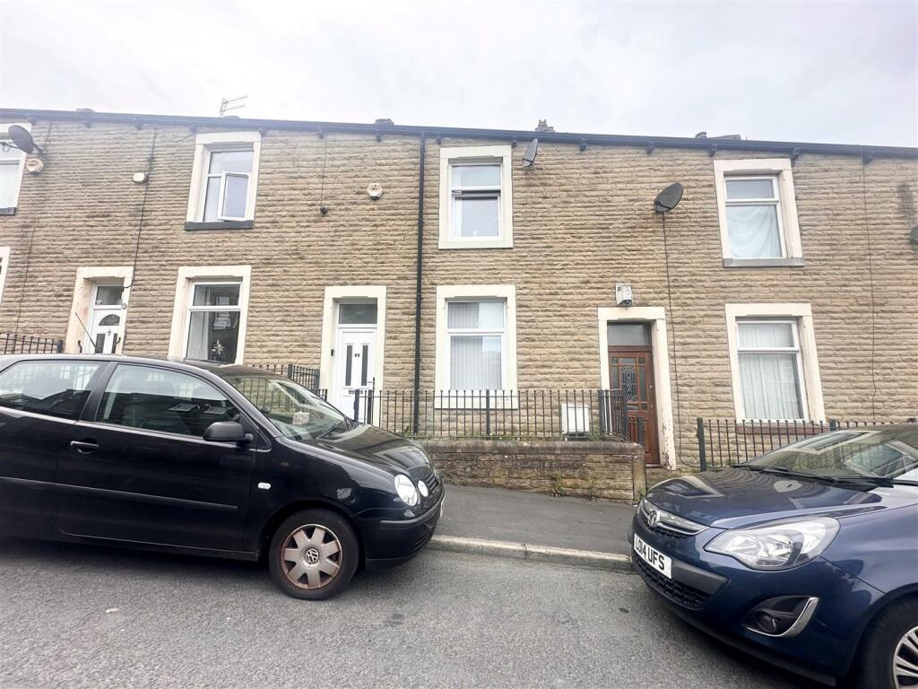 3 bedroom terraced house for sale in Nairne Street, Burnley, BB11