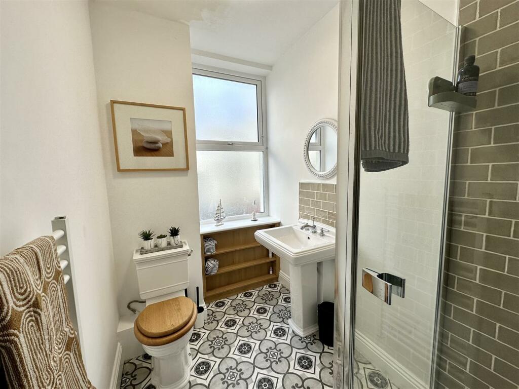 Additional property image - Bank Parade, Burnley