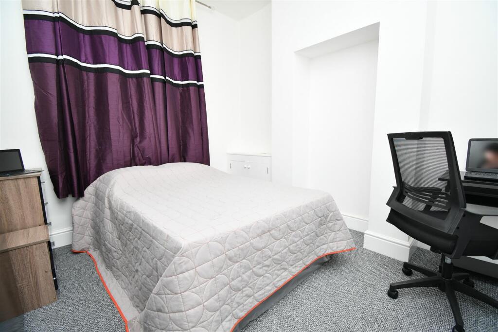 4 bedroom terraced house
