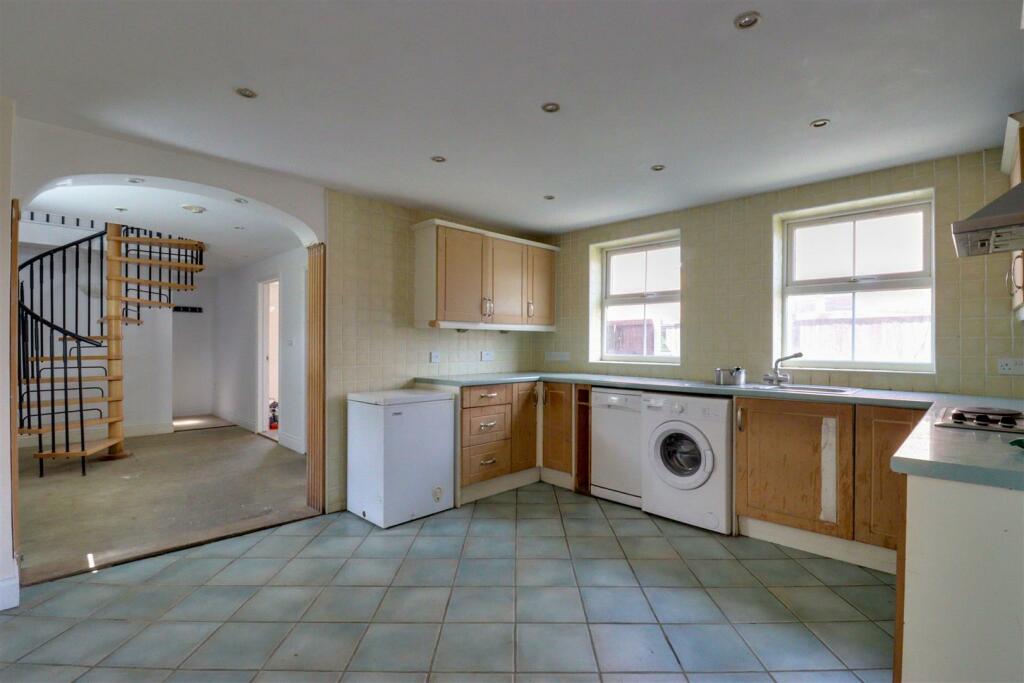 Additional property image - Colchester Road, Thorpe-Le-Soken, Clacton-On-Sea