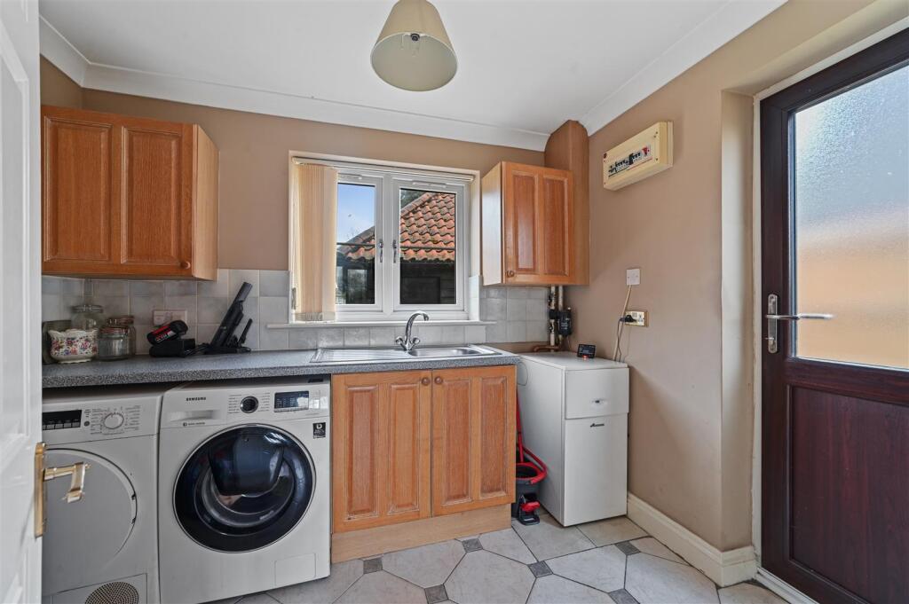 Additional property image - Point Clear Road, St. Osyth, Clacton-On-Sea
