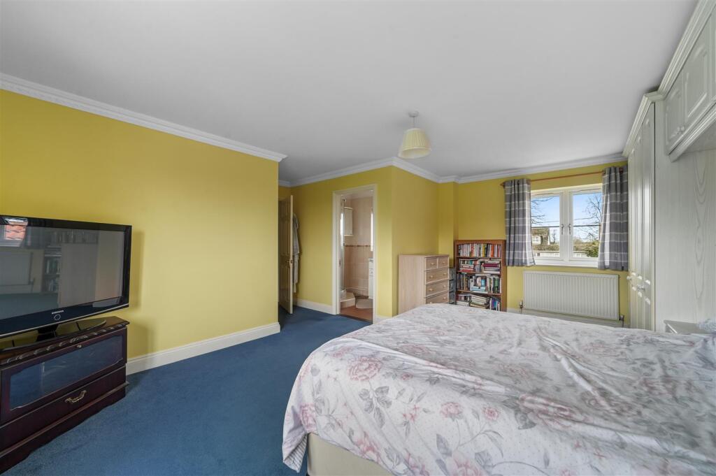 Additional property image - Point Clear Road, St. Osyth, Clacton-On-Sea