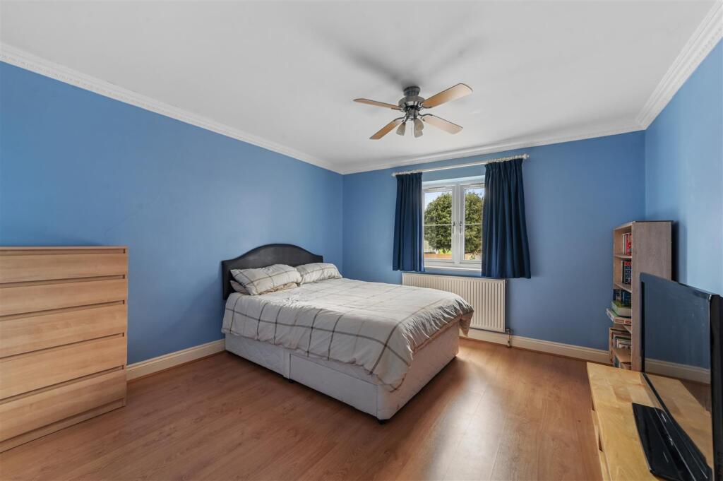 Additional property image - Point Clear Road, St. Osyth, Clacton-On-Sea