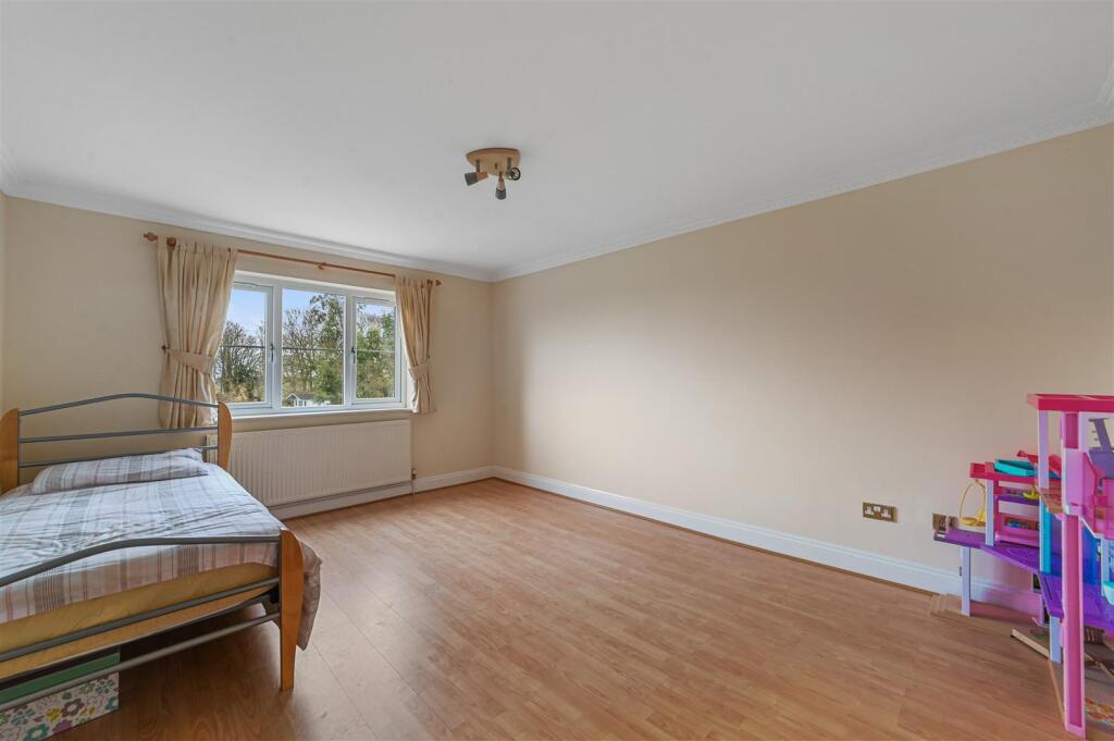Additional property image - Point Clear Road, St. Osyth, Clacton-On-Sea