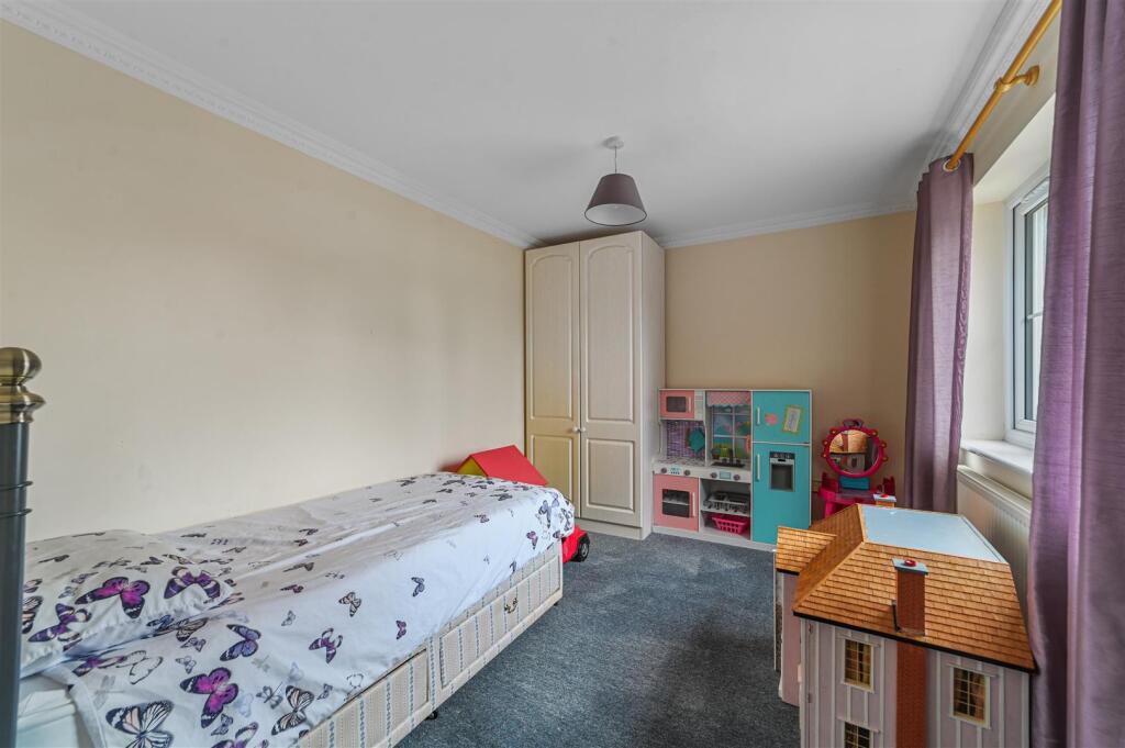 Additional property image - Point Clear Road, St. Osyth, Clacton-On-Sea