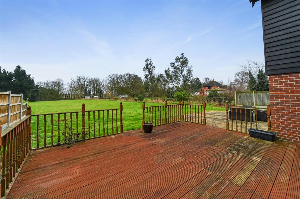 Additional property image - Point Clear Road, St. Osyth, Clacton-On-Sea