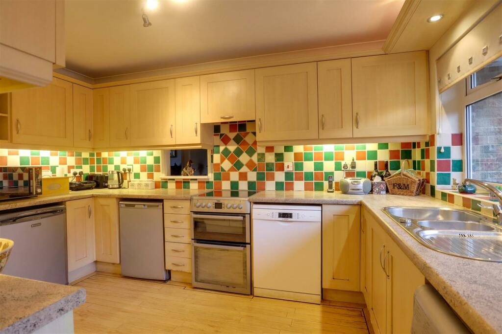 Additional property image - Briarfields, Kirby-Le-Soken, Frinton-On-Sea