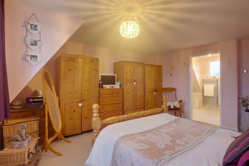 Additional property image - Briarfields, Kirby-Le-Soken, Frinton-On-Sea