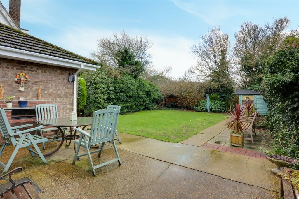 Additional property image - Briarfields, Kirby-Le-Soken, Frinton-On-Sea
