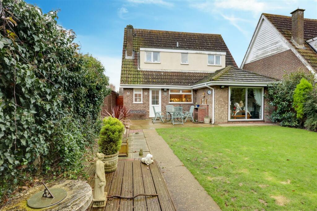 Additional property image - Briarfields, Kirby-Le-Soken, Frinton-On-Sea