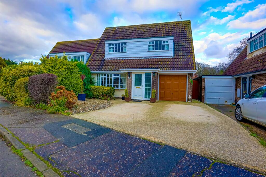 Additional property image - Briarfields, Kirby-Le-Soken, Frinton-On-Sea