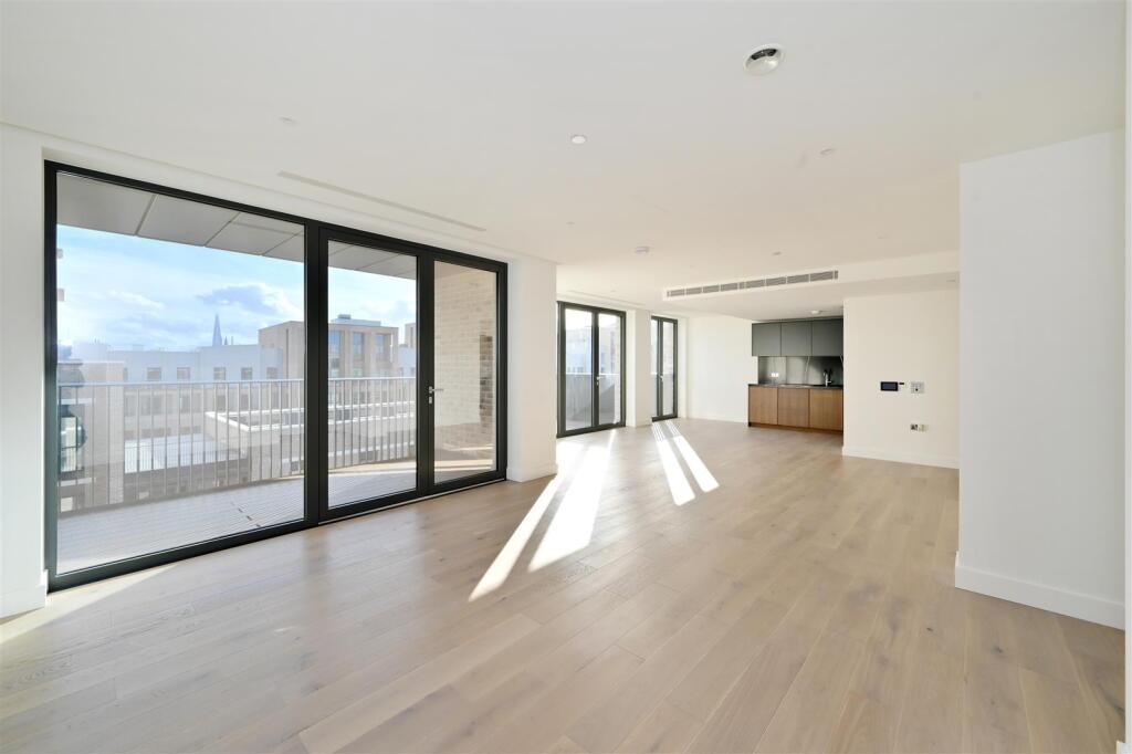 Main image of property: Calthorpe Street, London