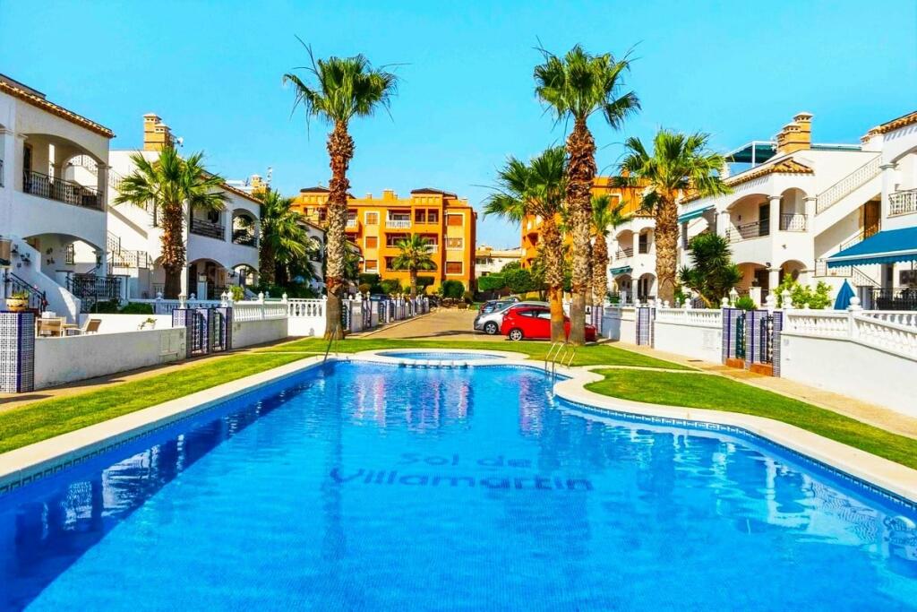 2 bedroom apartment for sale in Valencia, Alicante, Villamartin, Spain