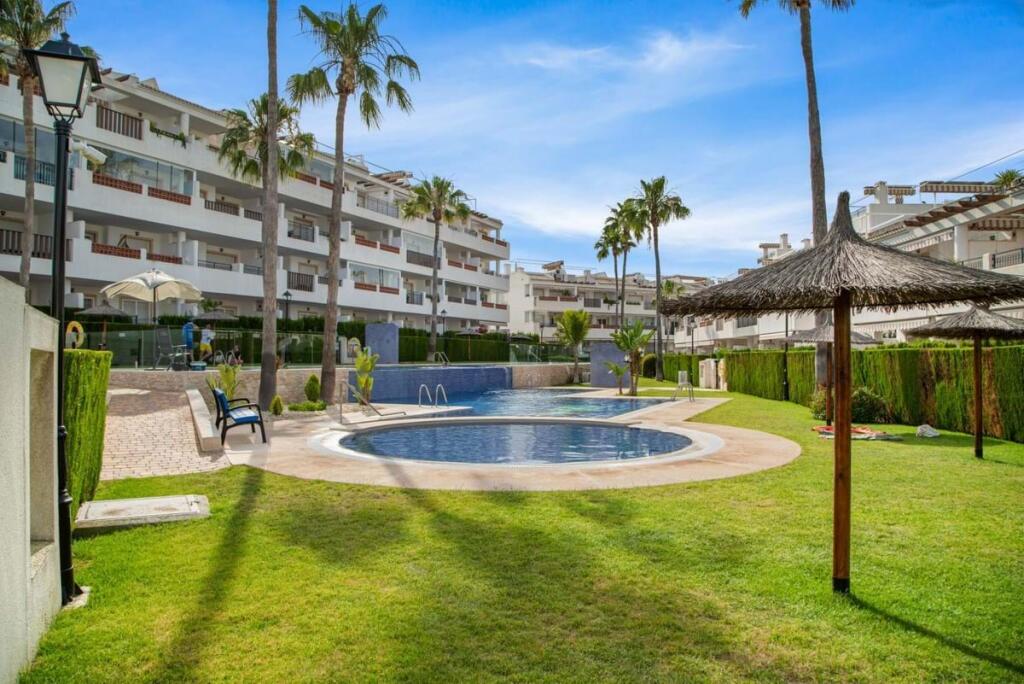 2 bedroom apartment for sale in Valencia, Alicante, Villamartin, Spain