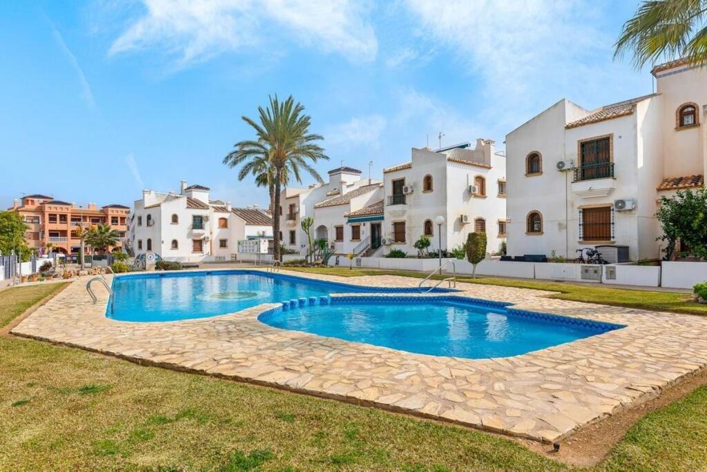 Main image of property: Valencia, Alicante, Villamartin