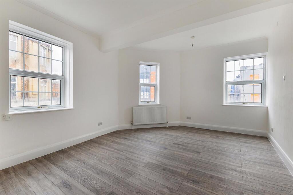 Main image of property: South End, Croydon