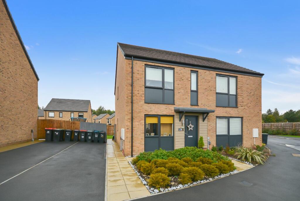 2 bedroom semidetached house for sale in Corbett Crescent, Hucknall, NG15