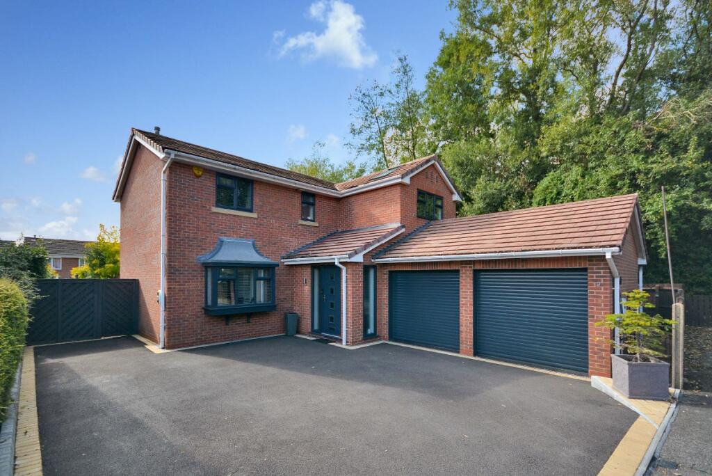 Main image of property: Badger Close, Hucknall