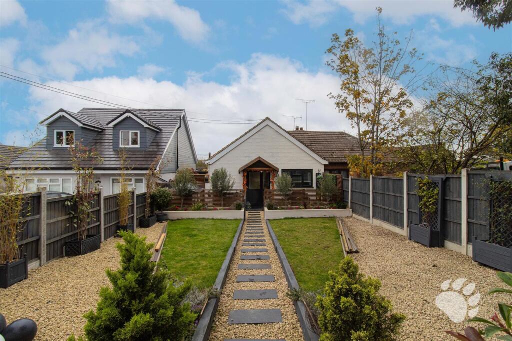 Main image of property: London Road, Wickford, SS12