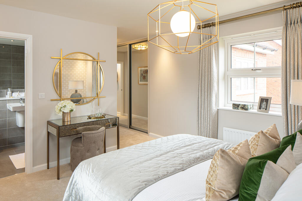 4 bedroom detached house for sale in Yardley Road Olney MK46