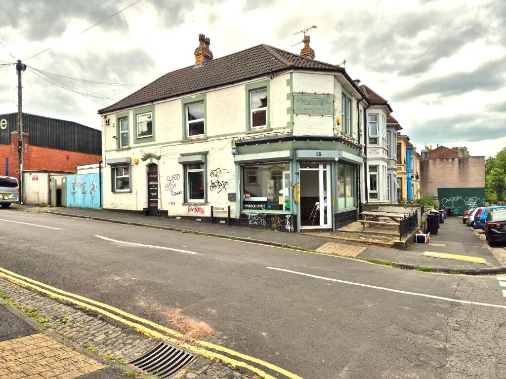 Main image of property: 86 Whitehall Road, Bristol BS5 9BQ