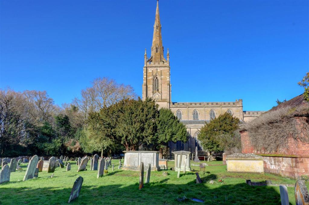 6 bedroom house for sale in Main Road, Ombersley, Droitwich, WR9