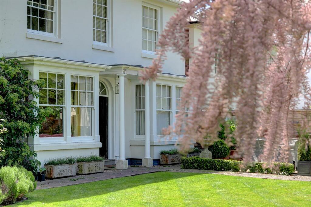 4 bedroom detached house for sale in Britannia Square, Worcester, WR1