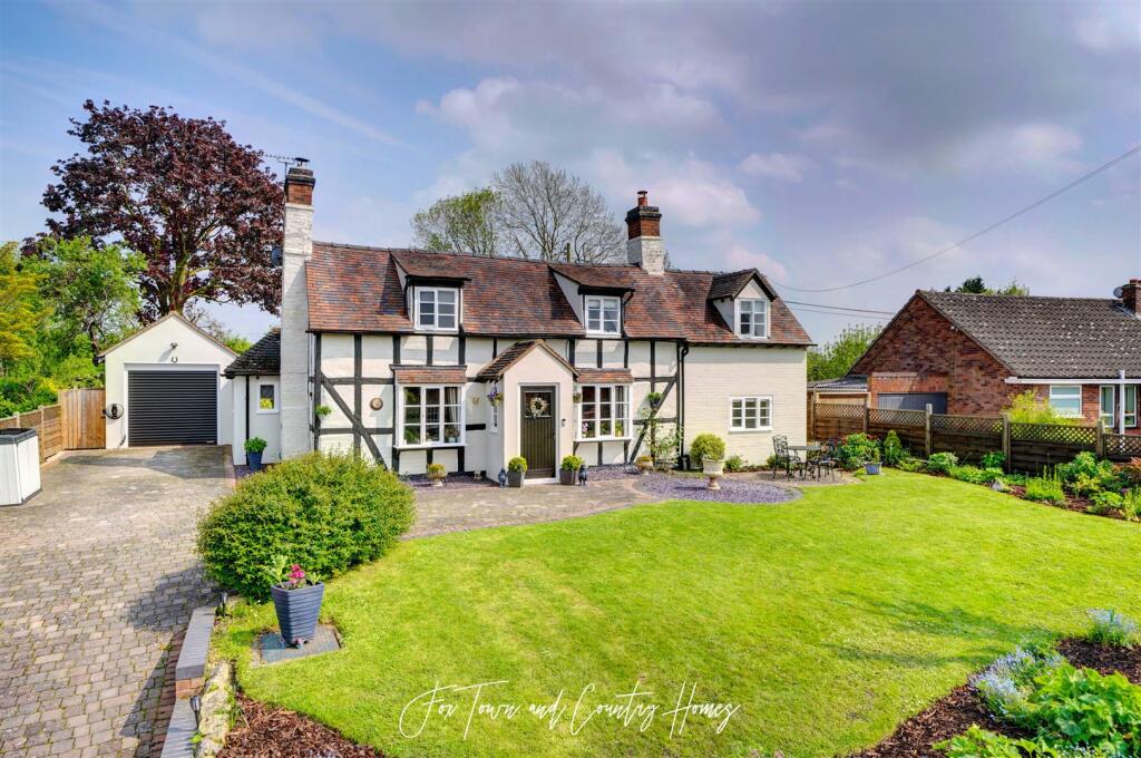 2 bedroom detached house for sale in Main Street, Bishampton, Pershore