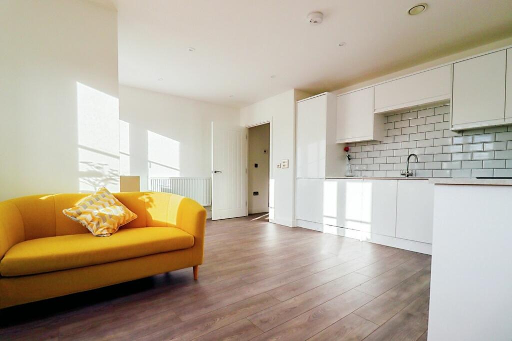 2 bedroom apartment for sale in Elizabeth Court, Westbrook Gardens, CT9