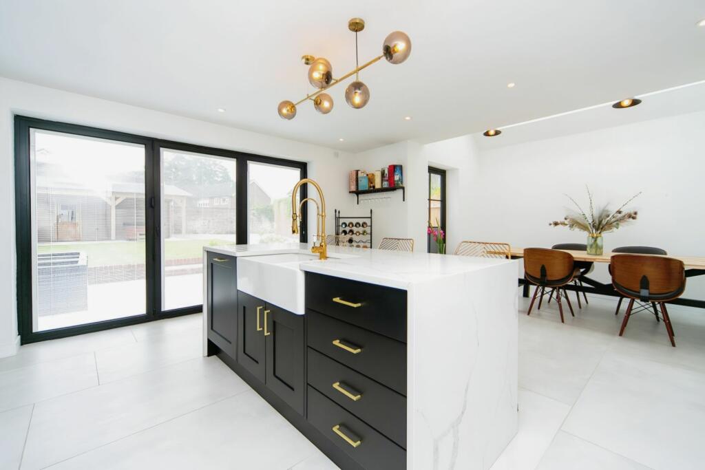 Additional property image - Chester Road, Ellesmere Port, CH66