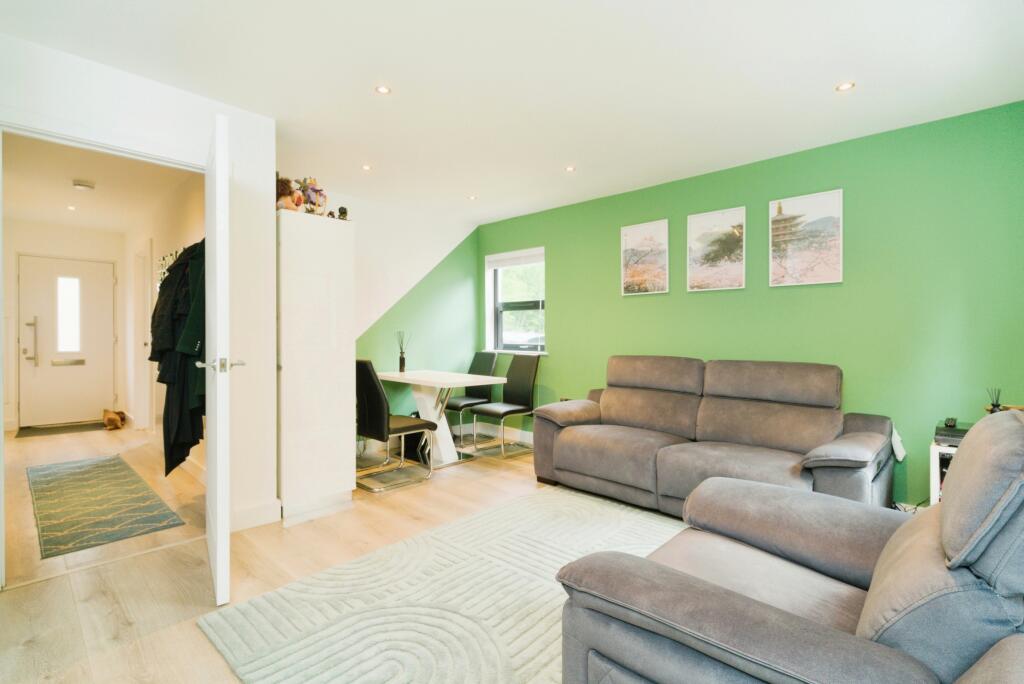 Additional property image - Broadoaks Mews, Solihull, B91