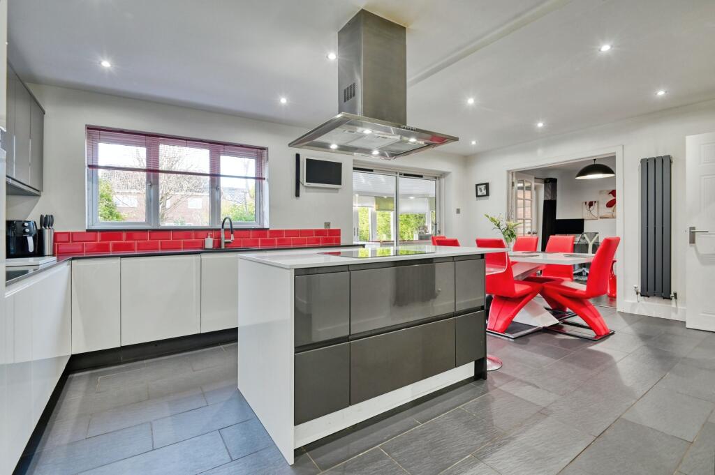 Additional property image - Falmouth Drive, Amington, Tamworth, B77