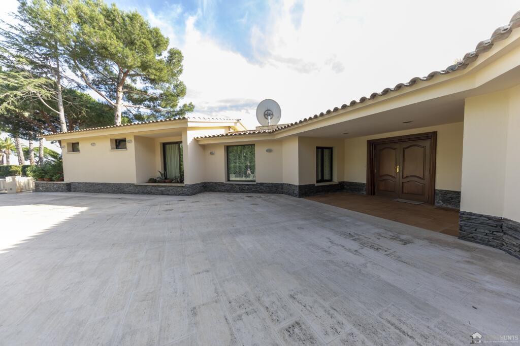 Main image of property: Catalonia, Girona, S`Agaro