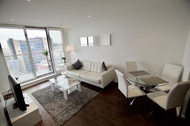 Main image of property: 18 Western Gateway, Royal Docks, London