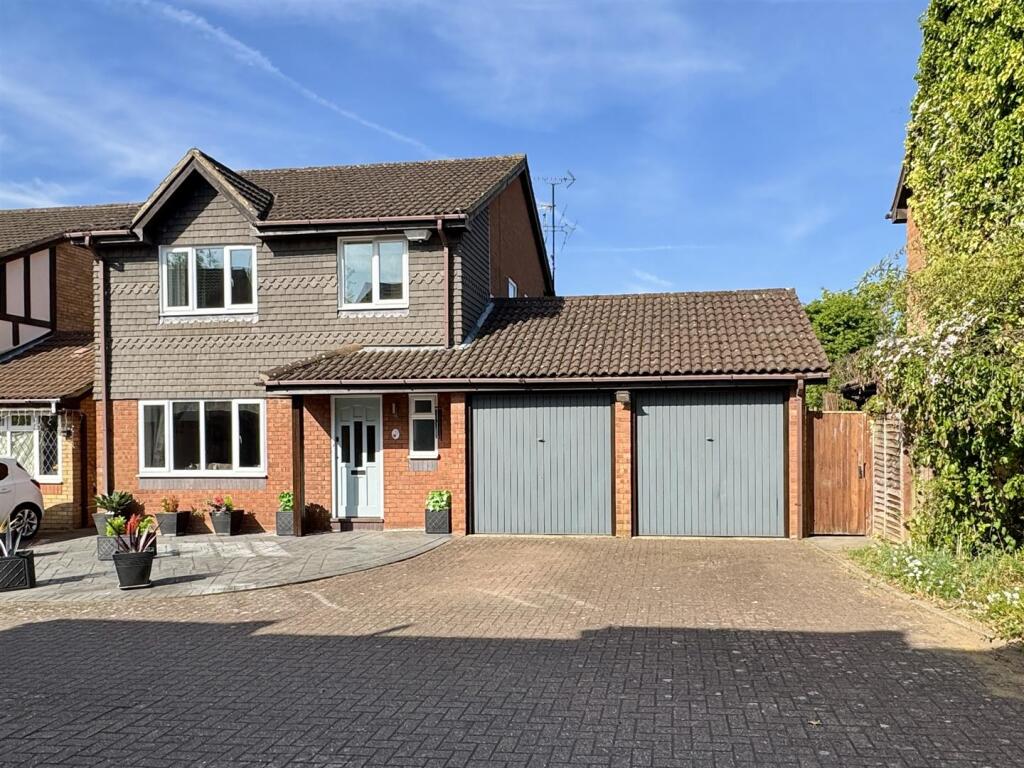 Main image of property: The Magpies, Luton, LU2 7XT