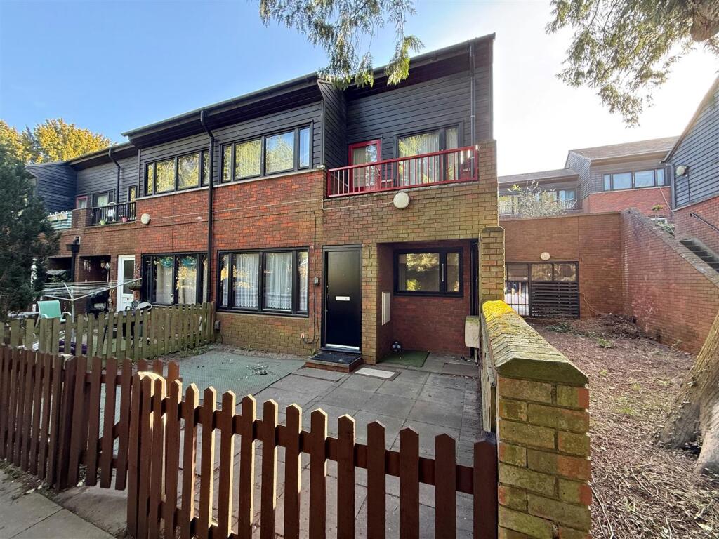 Main image of property: Gardner Court, London Road, Luton, LU1 3SJ